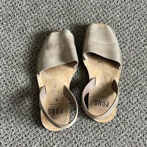 Pons Shoes - size 8 - taupe